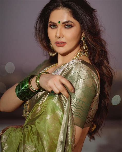 kompoz sexy video|XXX fame Aabha Paul dances to famous Bollywood songs in .